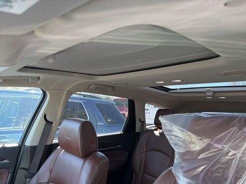 Used 2018 Buick Enclave Avenir w/ Trailering Package AWD/4WD image 4