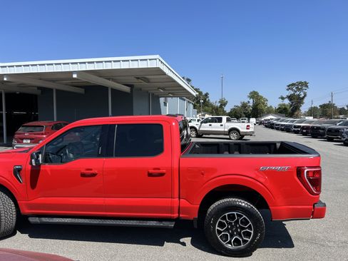 Used 2022 Ford F150 XLT w/ Equipment Group 302A High image 4