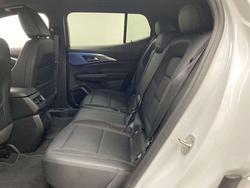 Used 2025 Chevrolet Equinox EV LT w/ Convenience Package image 16