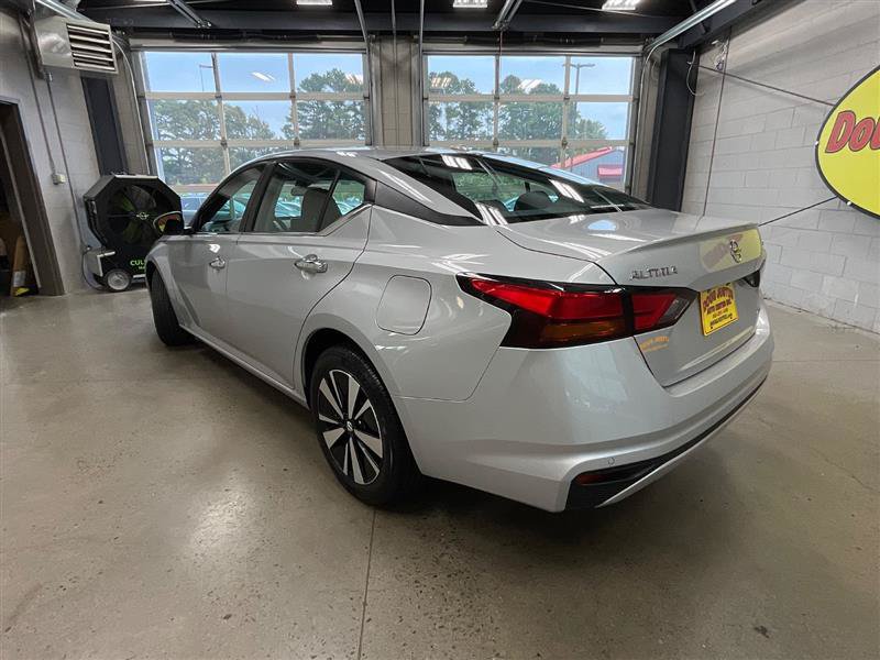 Used 2022 Nissan Altima 2.5 SV AWD/4WD image 3