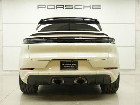 New 2026 Porsche Cayenne GTS AWD/4WD image 12