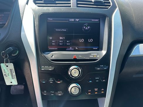 Used 2013 Ford Explorer XLT AWD/4WD image 21