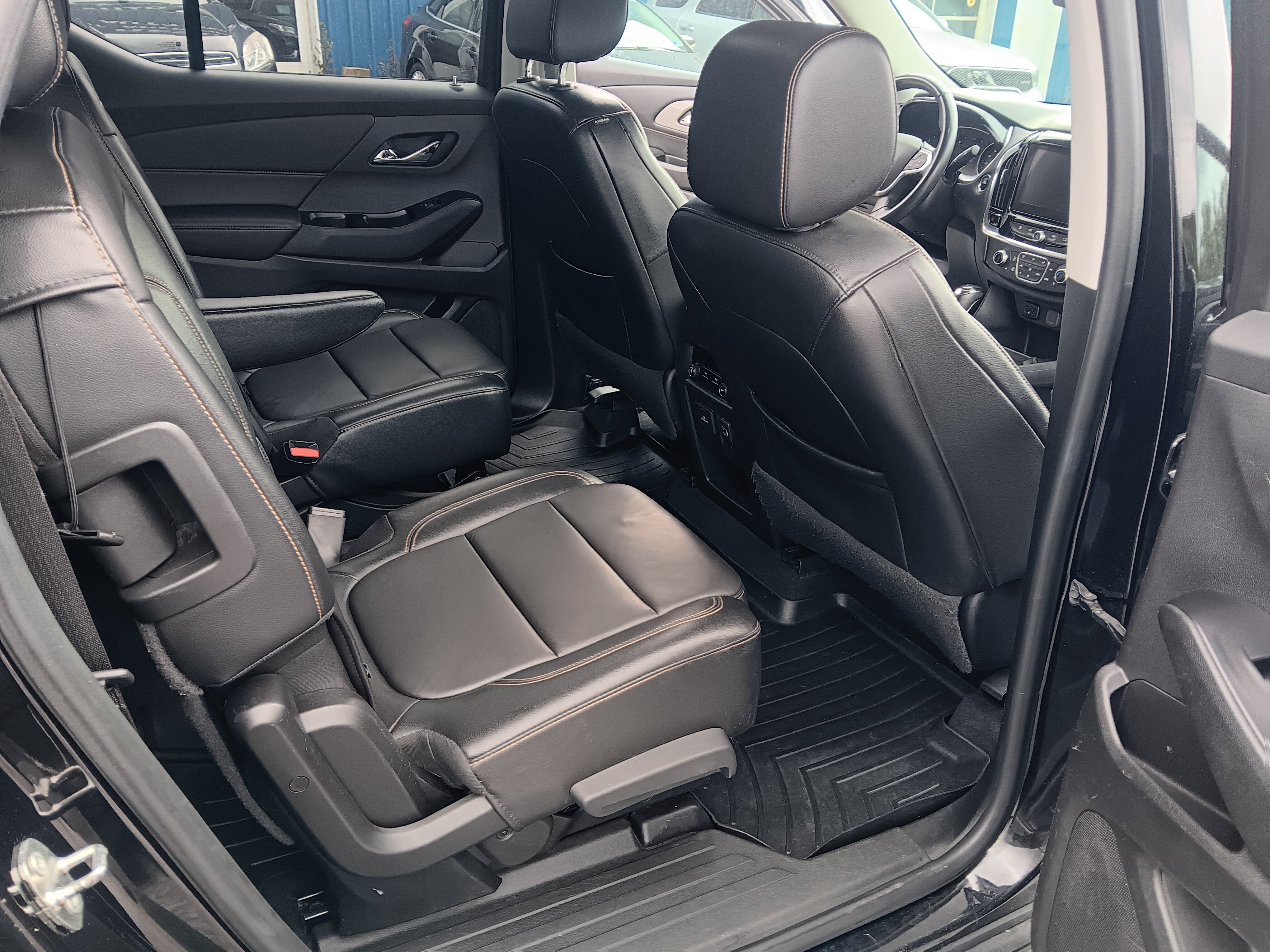 Used 2018 Chevrolet Traverse LT AWD/4WD image 11