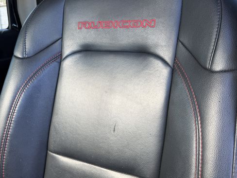 Used 2021 Jeep Gladiator Rubicon image 4