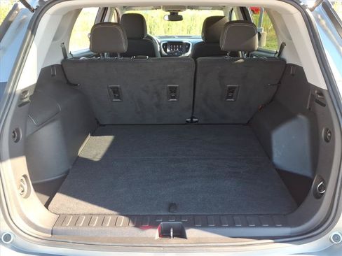 Used 2024 GMC Terrain SLE FWD image 24