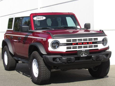 Used 2025 Ford Bronco Heritage Edition AWD/4WD image 2