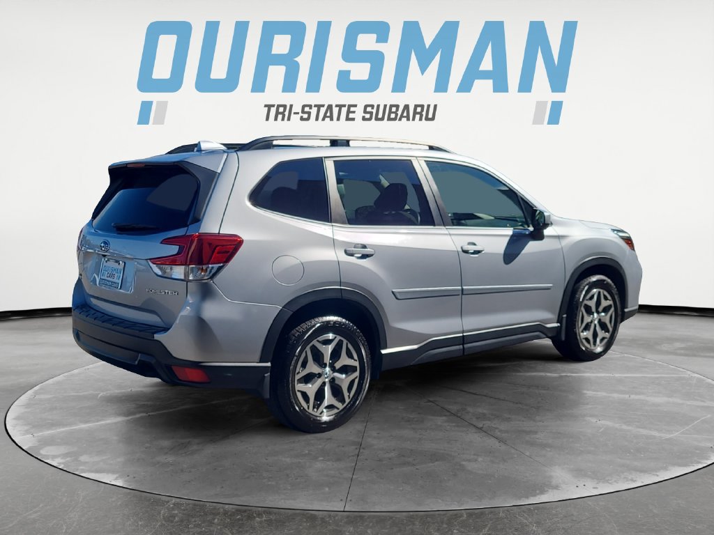 Used 2019 Subaru Forester Premium AWD/4WD image 6