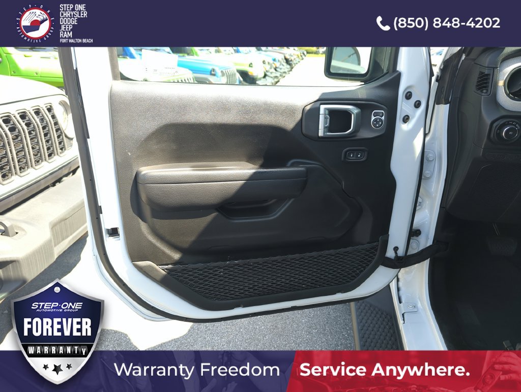 Used 2024 Jeep Wrangler Unlimited Sport AWD/4WD image 17