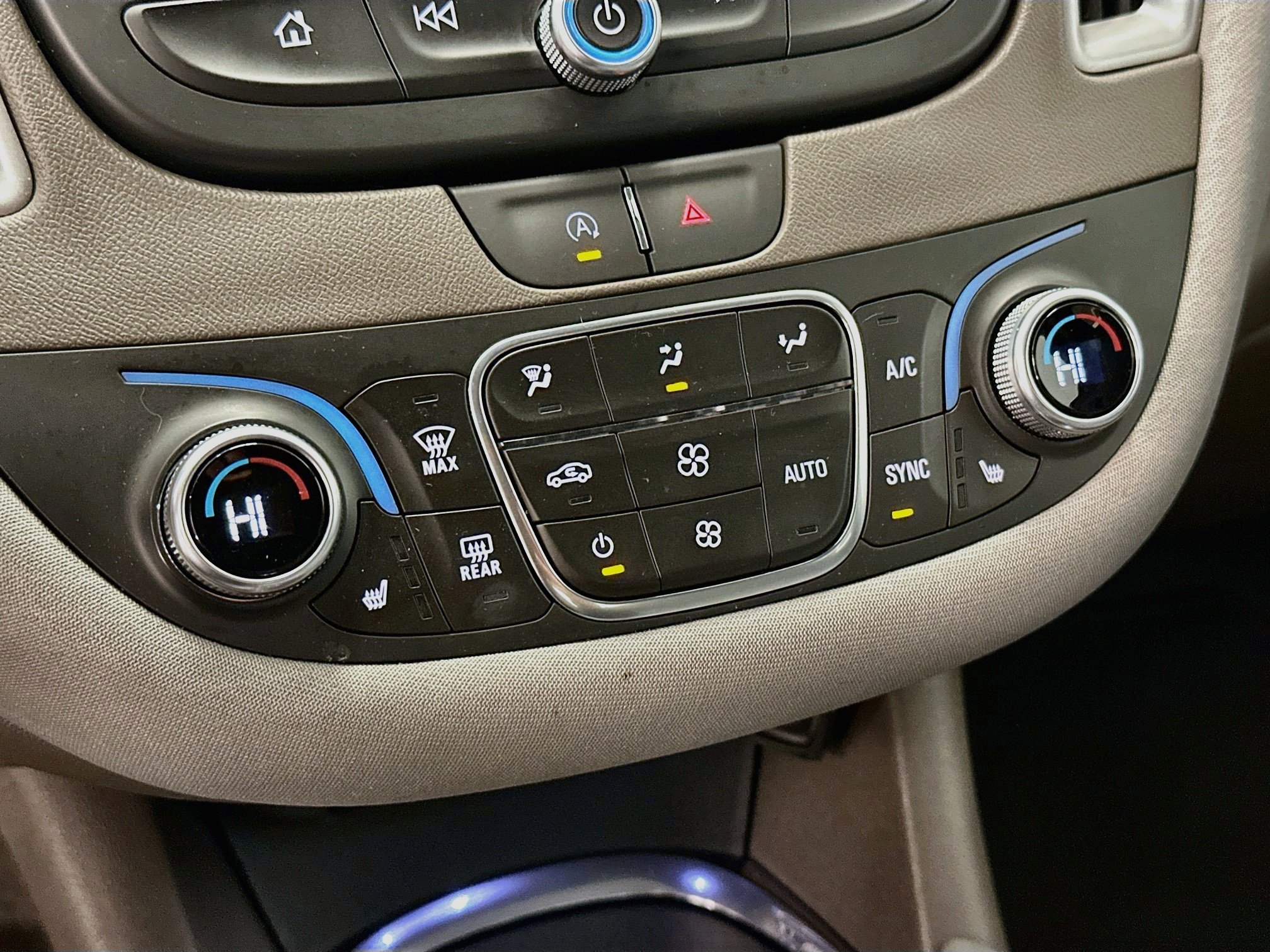 Used 2025 Chevrolet Malibu LT FWD image 24