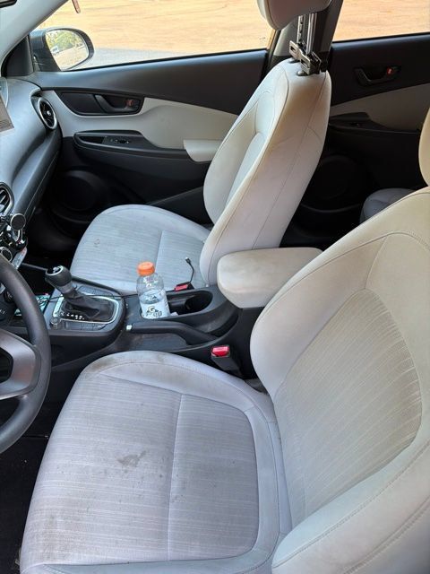Used 2023 Hyundai Kona SEL FWD image 9