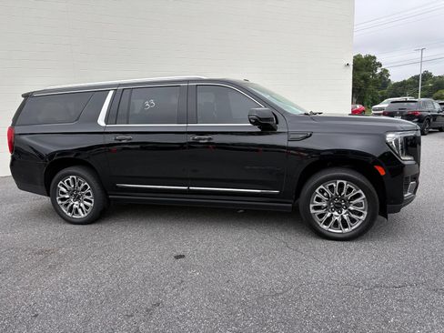 Used 2024 GMC Yukon XL Denali Ultimate AWD/4WD image 2