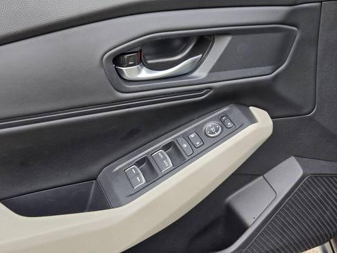 Used 2025 Honda Accord SE image 12