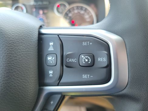 Used 2025 RAM 2500 Big Horn AWD/4WD image 18