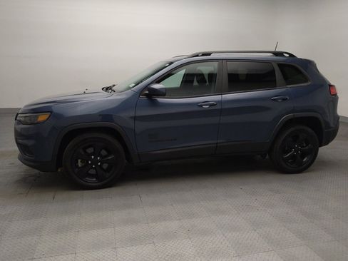 Used 2021 Jeep Cherokee Latitude FWD image 2