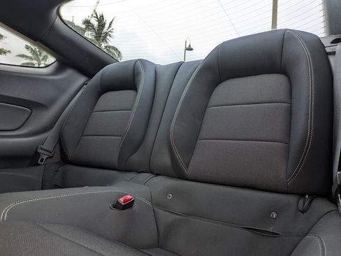 Used 2017 Ford Mustang Coupe image 14