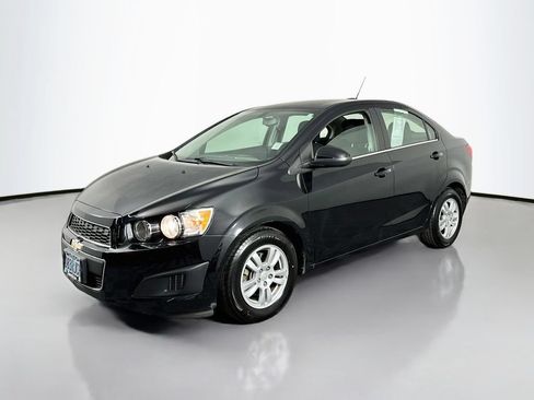 Used 2016 Chevrolet Sonic LT FWD image 4