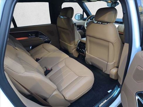 New 2026 Land Rover Range Rover Long Wheelbase SE image 11