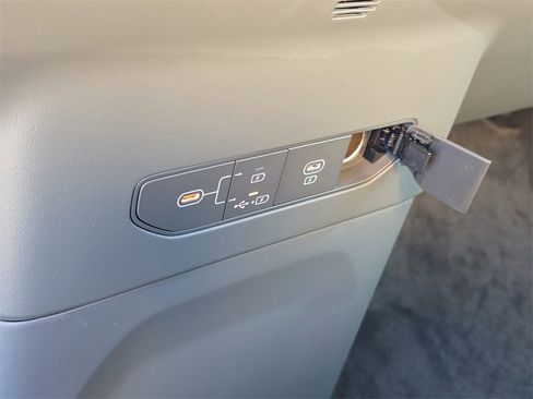 New 2026 Kia EV9 Wind image 29