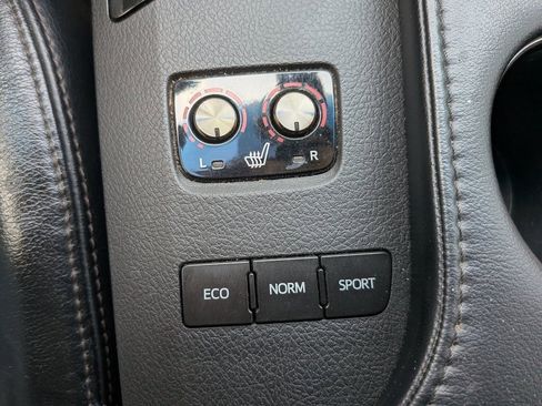 Used 2017 Toyota Avalon XLE image 23