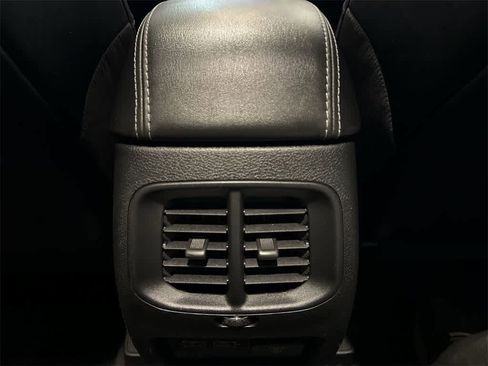 Used 2022 Jeep Cherokee Limited image 21