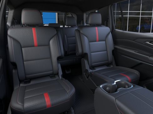 New 2026 Chevrolet Traverse RS w/ LPO, Floor Liner Package FWD image 18