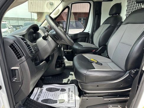 Used 2023 RAM ProMaster 2500 w/ Driver Convenience Group FWD image 29