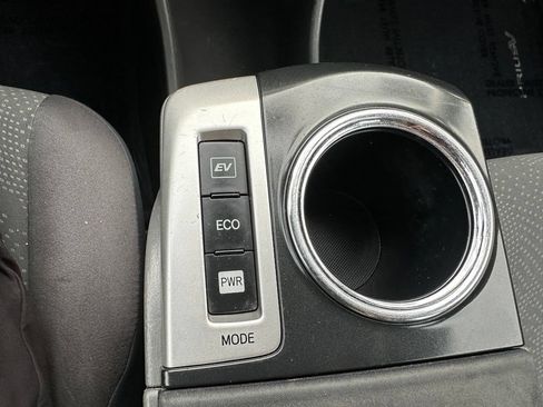 Used 2012 Toyota Prius V Three FWD image 16