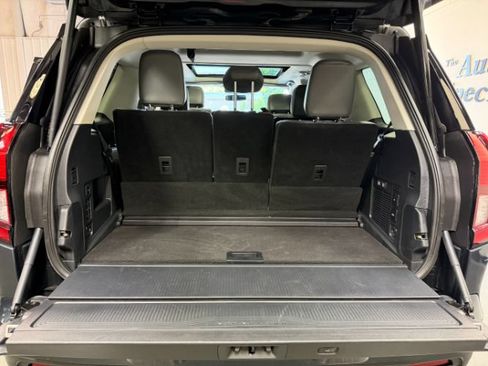 Used 2025 Ford Expedition Active AWD/4WD image 29