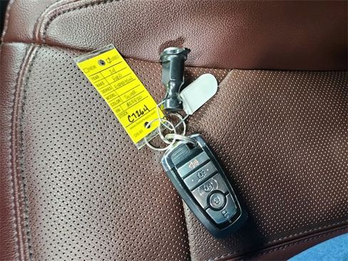 Used 2024 Ford Expedition Limited image 52