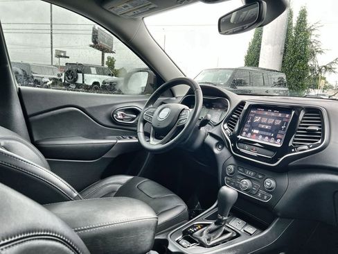 Used 2019 Jeep Cherokee Limited FWD image 14