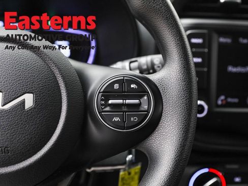 Used 2025 Kia Soul LX w/ LX Technology Package image 16