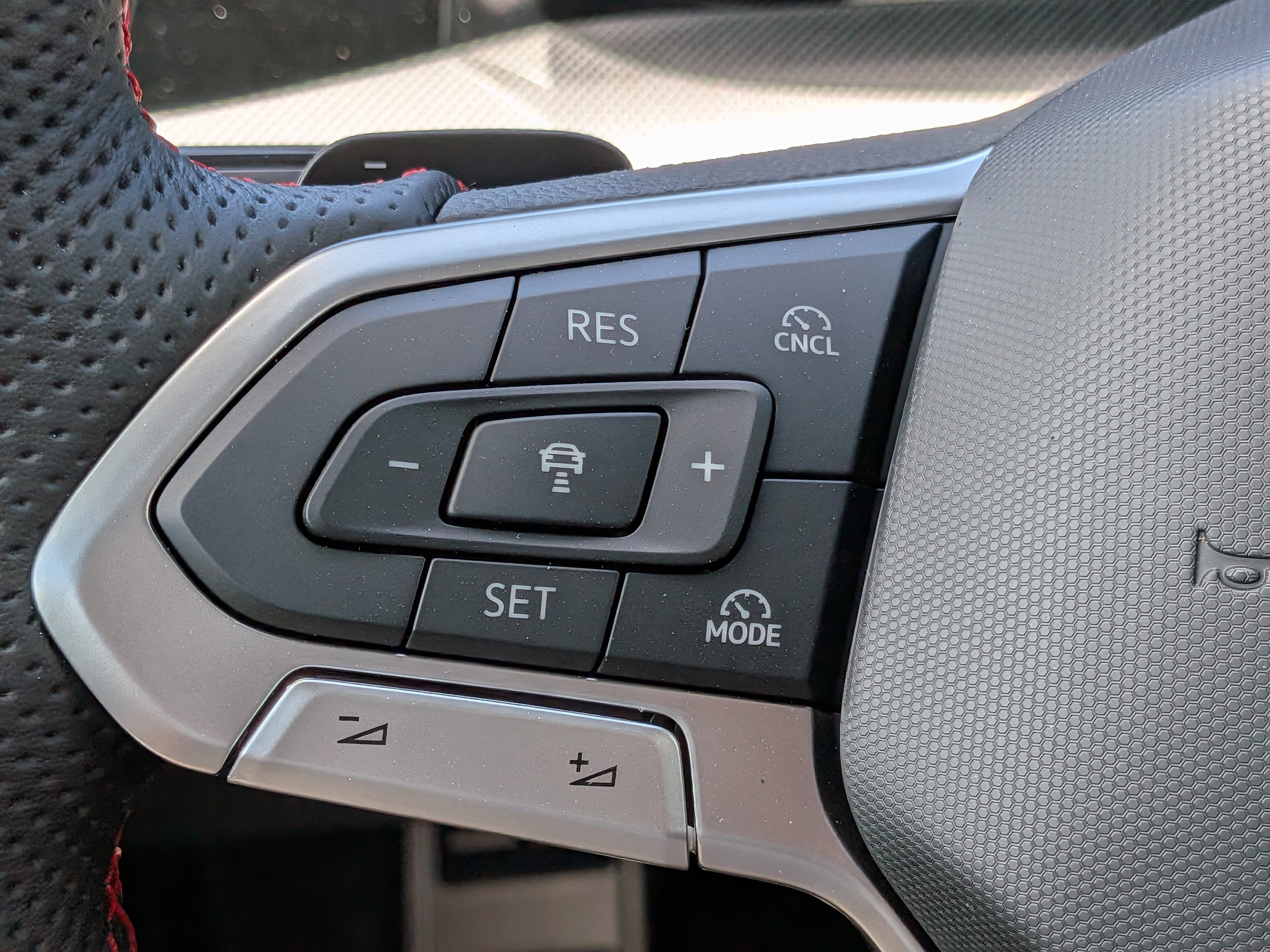 New 2026 Volkswagen GTI SE FWD image 26