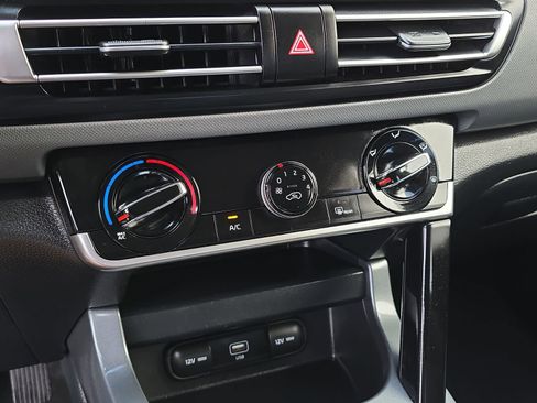 Used 2021 Kia Seltos LX image 25