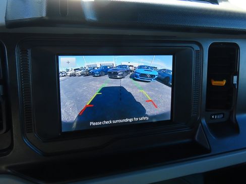 Used 2022 Ford Bronco Badlands image 28