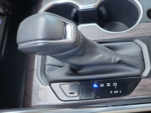 Used 2022 Toyota Highlander Platinum image 11