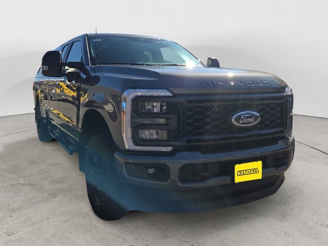 Used 2025 Ford F250 XL w/ STX Appearance Package AWD/4WD image 3