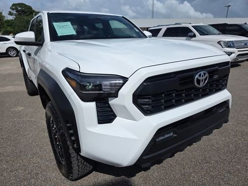 Used 2025 Toyota Tacoma TRD Off-Road AWD/4WD image 2