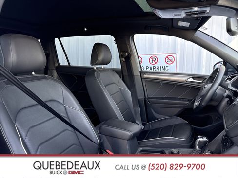 Used 2022 Volkswagen Tiguan SEL R-Line image 33