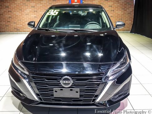 Used 2025 Nissan Altima 2.5 SV FWD image 5