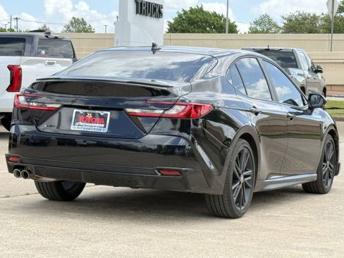 Used 2026 Toyota Camry XLE w/ Convenience Package image 4