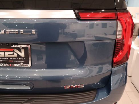 Used 2025 GMC Yukon XL Denali w/ Denali Reserve Package image 18