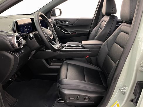 Used 2025 Chevrolet Equinox LT w/ Convenience Package II FWD image 6