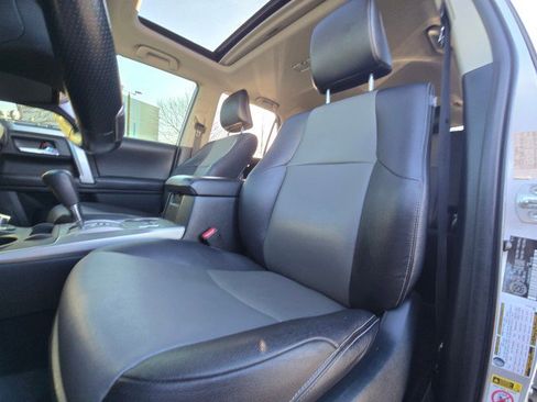 Used 2016 Toyota 4Runner SR5 Premium image 23