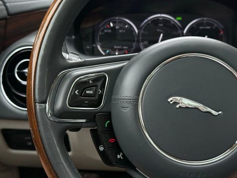 Used 2014 Jaguar XJ L Portfolio image 28
