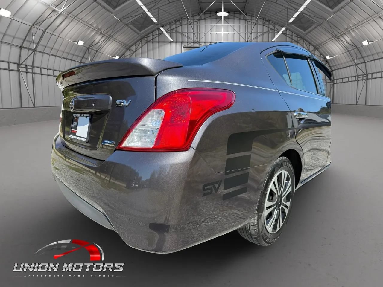 Used 2015 Nissan Versa SV FWD image 13
