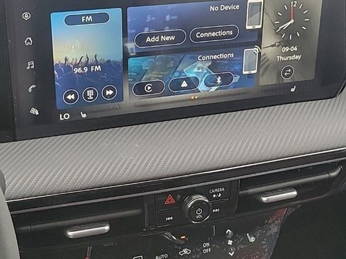 New 2025 Nissan Kicks SR w/ SR Premium Package image 28