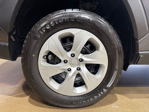 Used 2021 Toyota RAV4 LE image 22