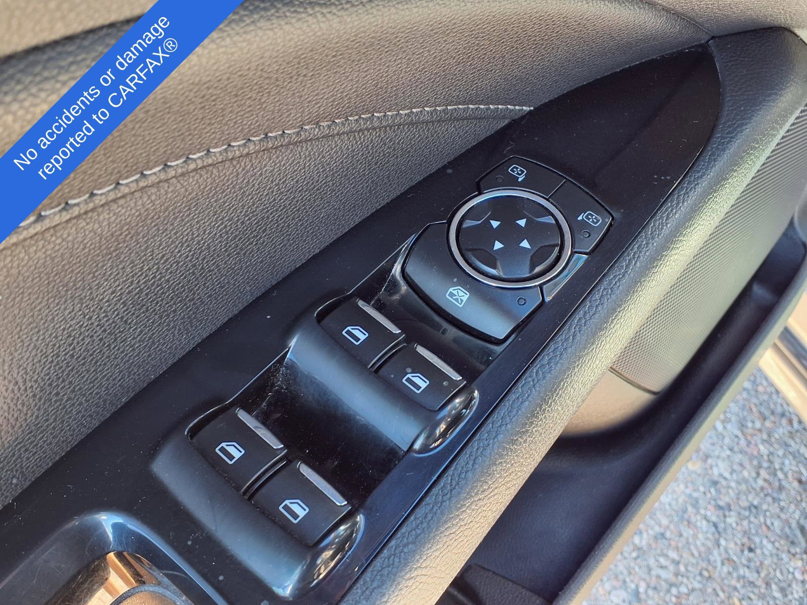 Used 2016 Ford Fusion Titanium FWD image 16