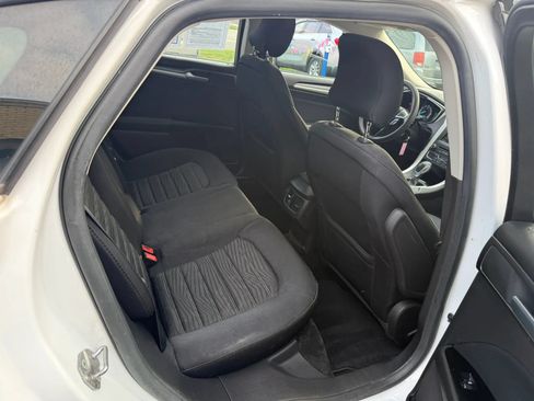 Used 2016 Ford Fusion SE FWD image 14