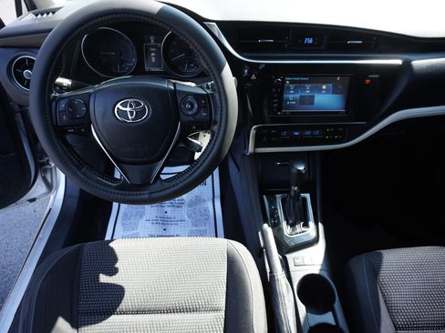 Used 2018 Toyota Corolla iM FWD image 17